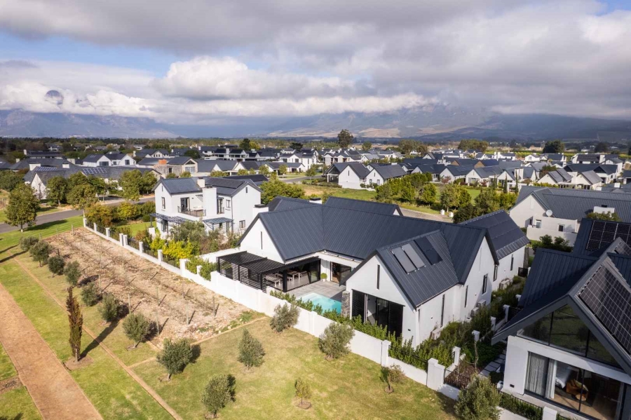 5 Bedroom Property for Sale in Val De Vie Estate Western Cape